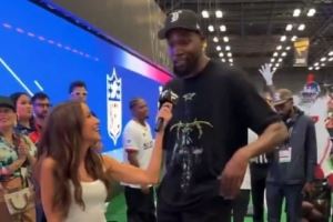 是否会招募威少？杜兰特：交易刚敲定 现在谈这些为时尚早图片